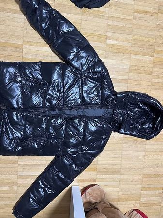 Stylische Pufferjacke schwarz glänzend (Gr. L)