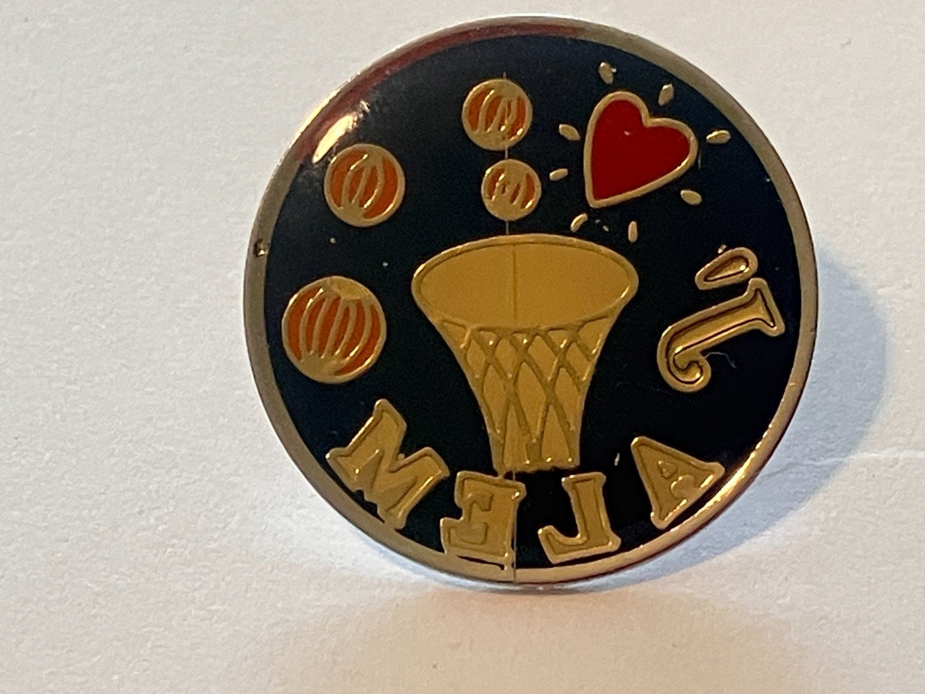 Placchette & Badge: 1 Pin J' aime Alem – Usato da Basel venduto da djwwpp