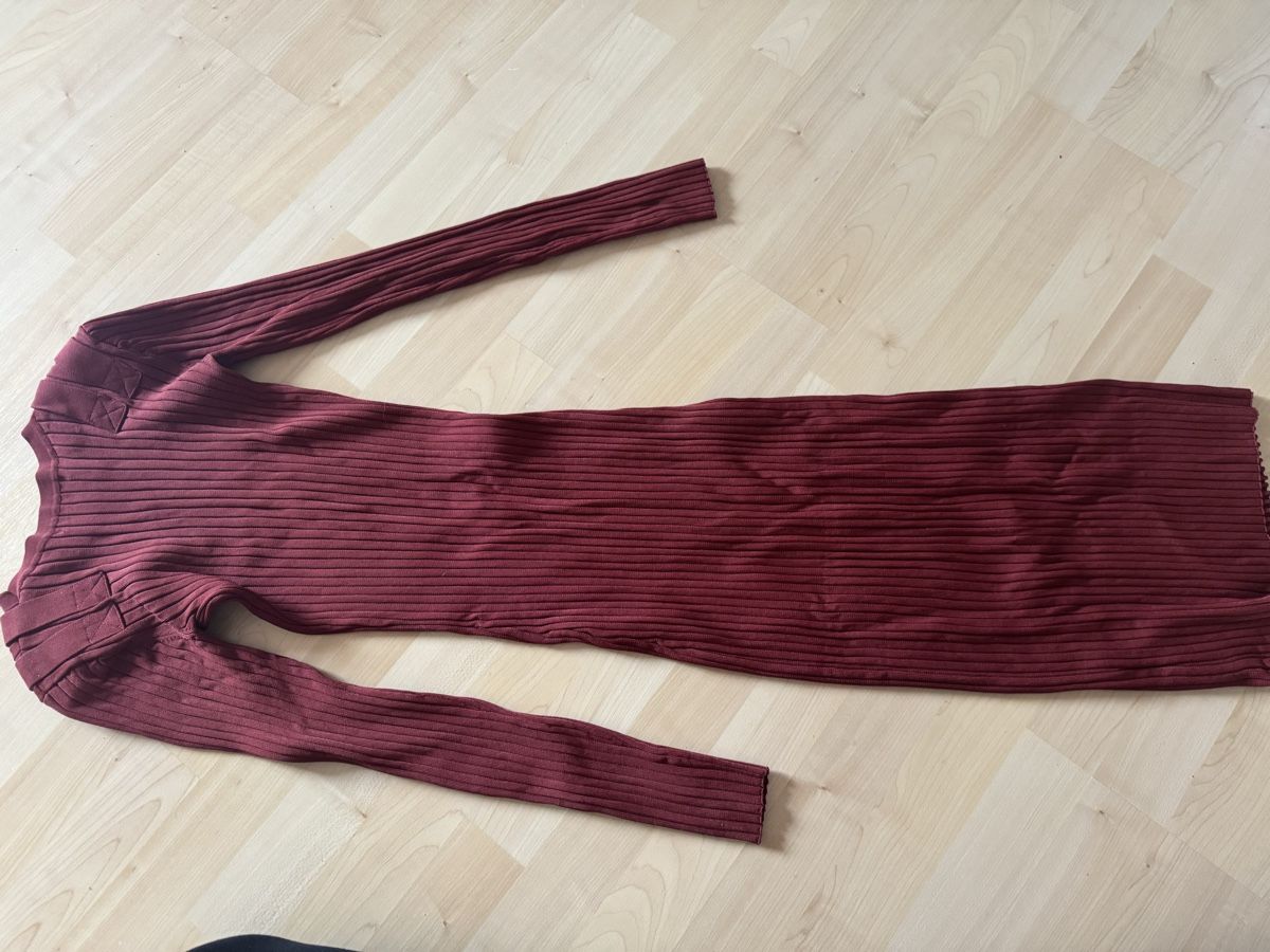 Guess Kleider: Guess Strickkleid, bordeaux, Grösse S – Neu (gemäss Beschreibung) aus Windisch von Shakira085 3