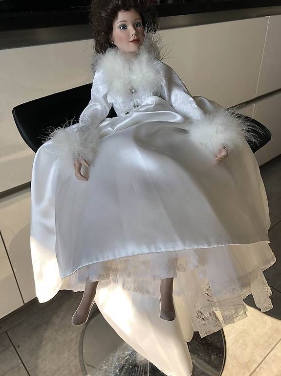 Bambole: Poupée en robe de mariée – Usato da Savigny venduto da Zoulou63 2