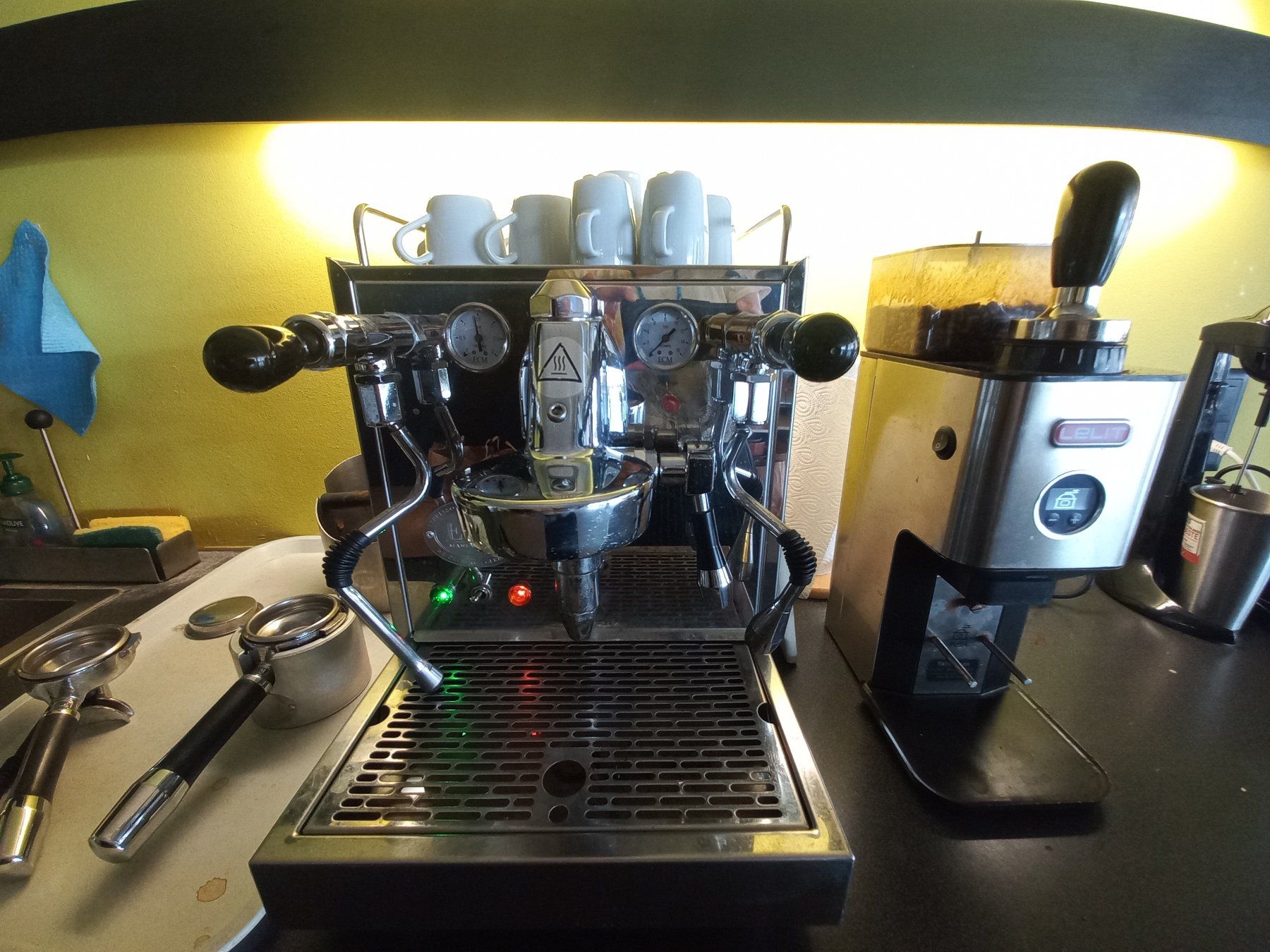 Kaffeemaschinen & Espressomaschinen: Profi Espressomaschine / Kaffeemühle / Milchschäumer – Gebraucht aus Zürich von ver_5cjl 4