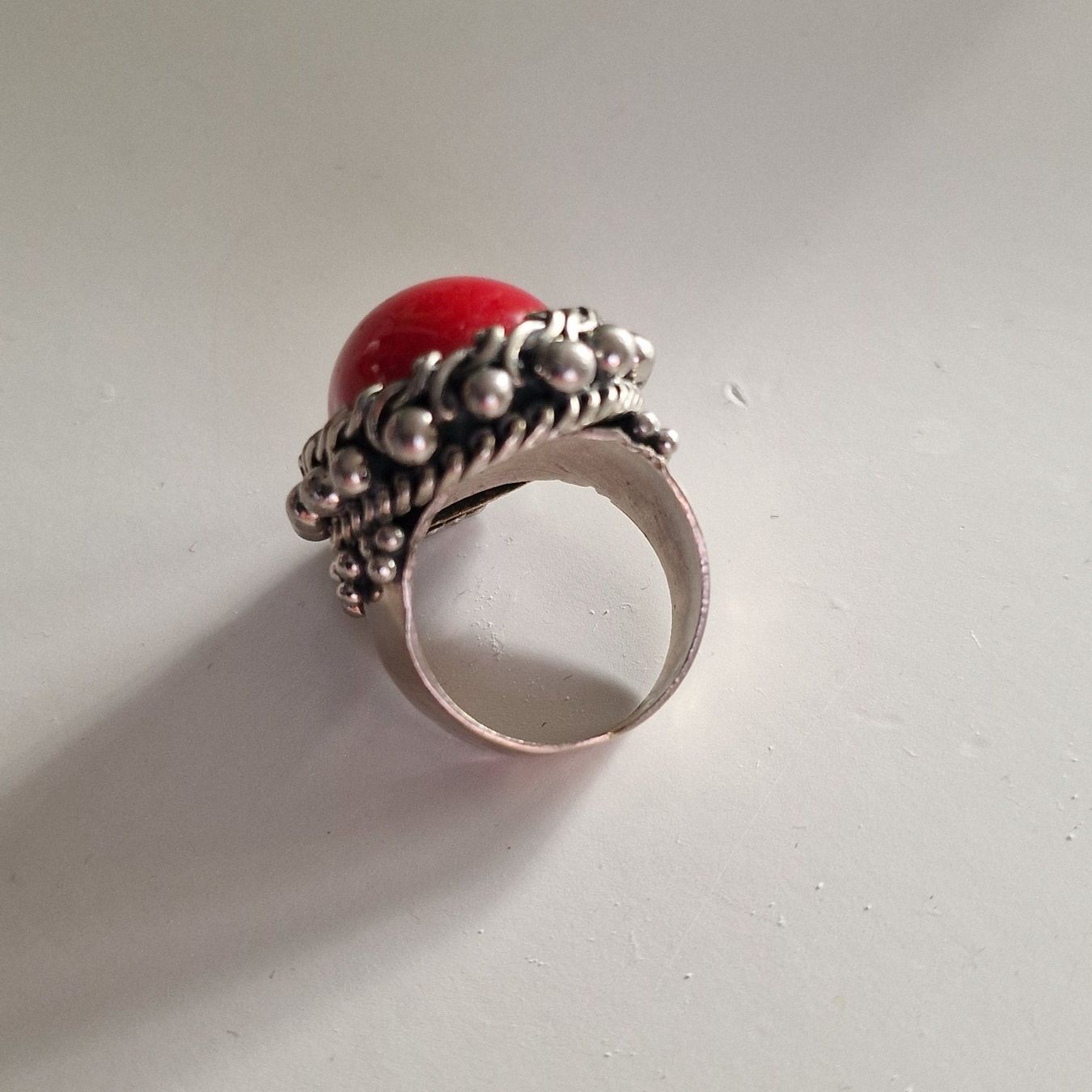 Anelli: Antiker Ring mit Korallenstein, mit Stempel – Usato da Birr venduto da sen_8djr 5