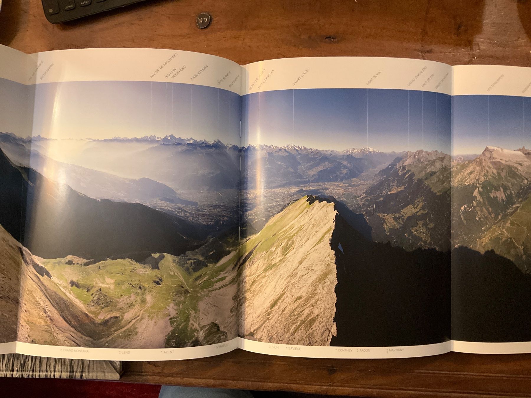 Livres: Communes valaisannes vues d'oiseau! – D'occasion à Avenches par Lactobacille 7