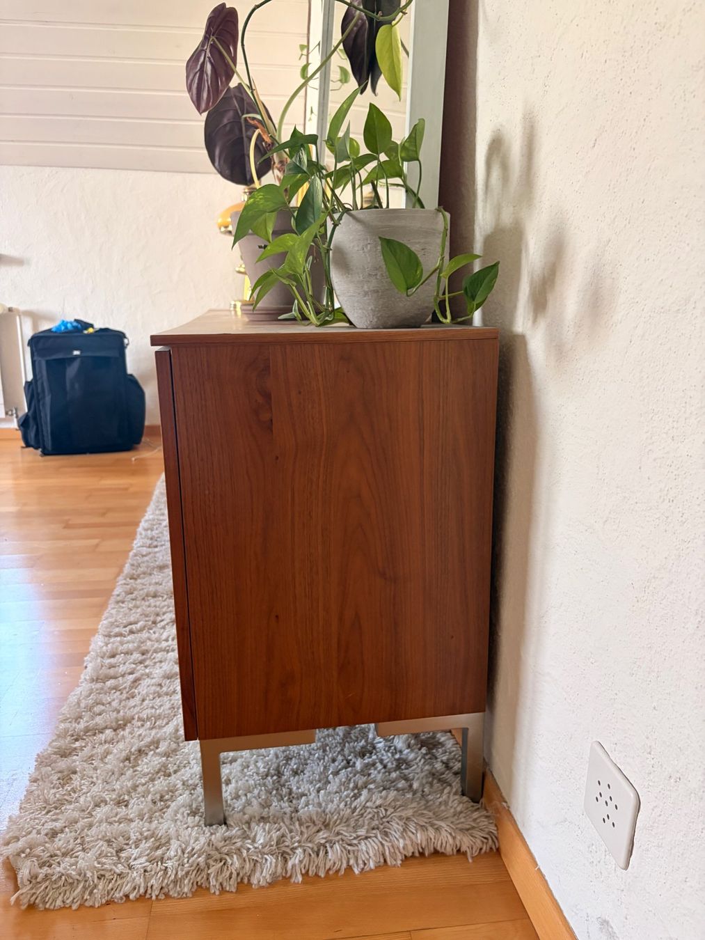 Cassettiere: Grosszügiges Sideboard in warmer Holzoptik – Usato da Rüschlikon venduto da MinTruc 1