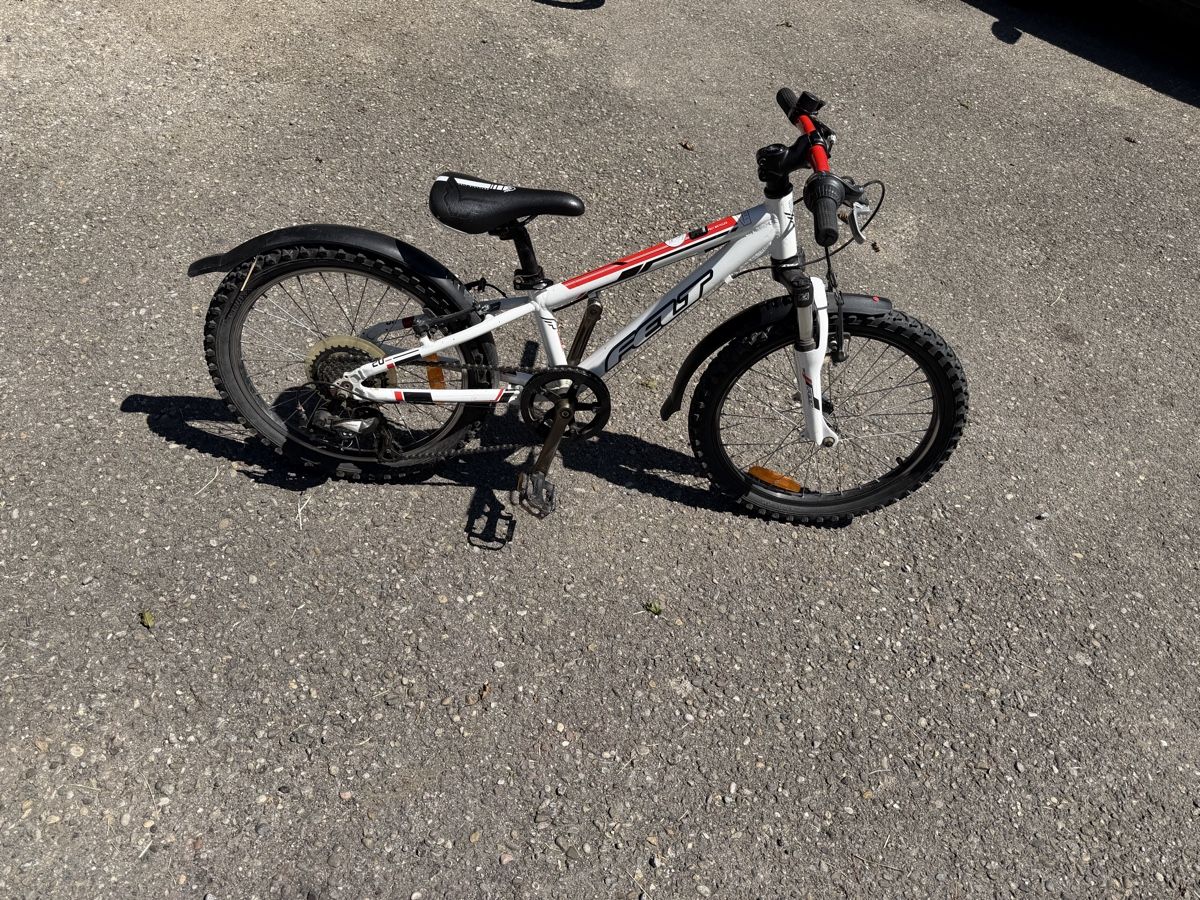 Felt Velos: Fahrrad – Gebraucht aus Basadingen von FwIn1