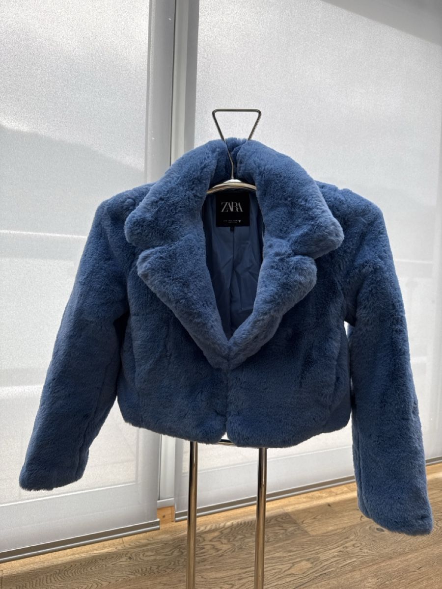 Zara Jacken: Giacca eco pelliccia corta  – Gebraucht aus Sion von marca75