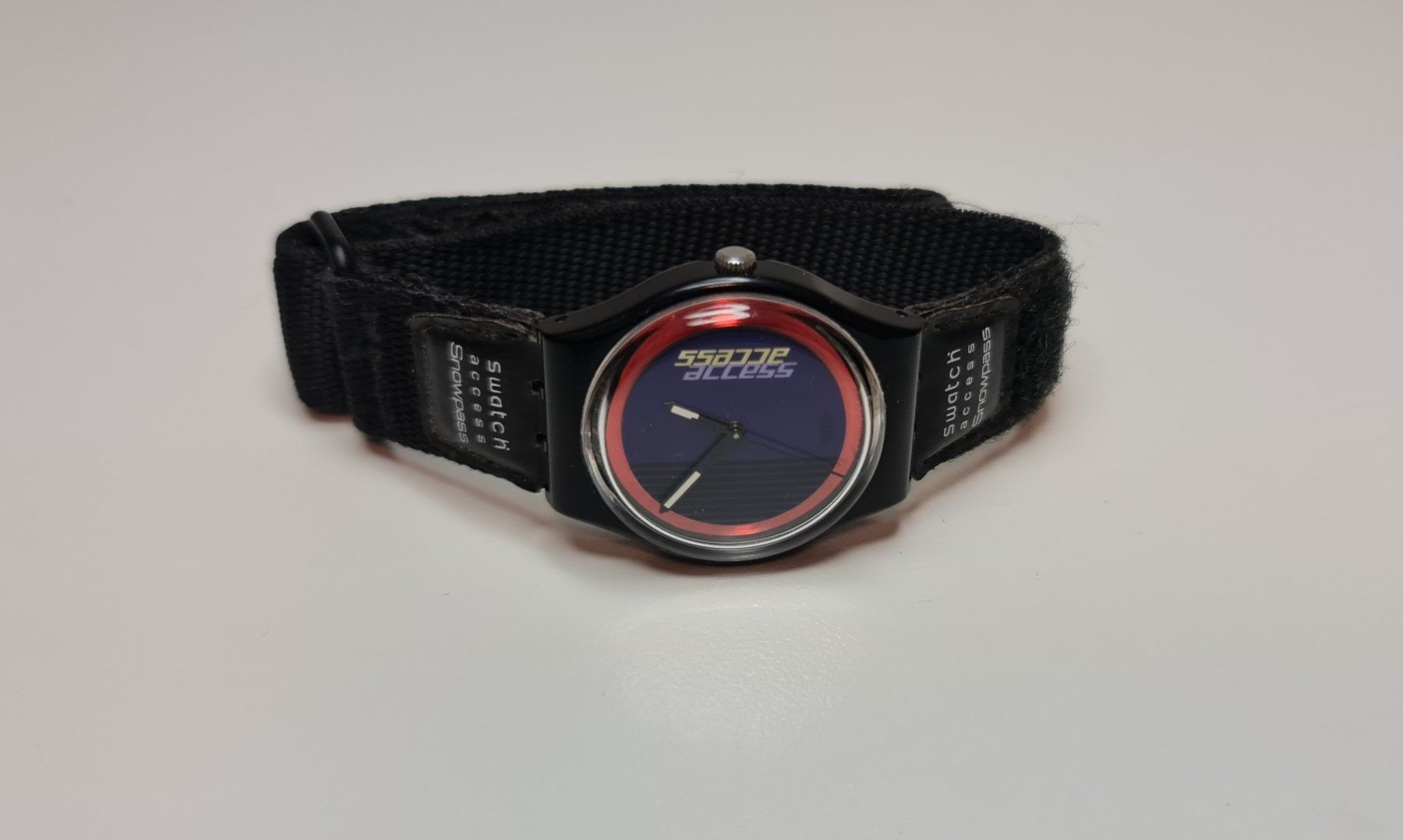 Swatch Orologi: Swatch ⌚️ACCESS DOUBLE LOOP - SKB100 – Usato da Eschenbach SG venduto da Piratenschatz