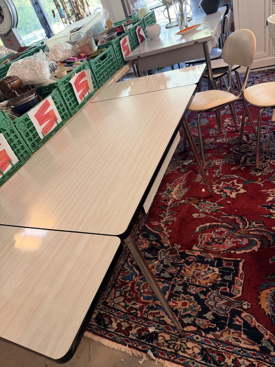 Tische: Table extensible vintage formica blanche  – Gebraucht aus St-Maurice von antikdestok 2