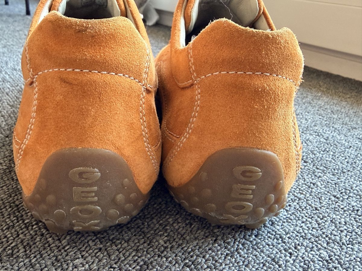 Geox Scarpe da uomo: Geox chaussures unisexe taille 41 orange – Usato da Bulle venduto da LeMoleson 2