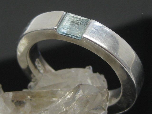Anelli: Silber Ring 925 blauer Schmuckstein eckig / Gr. 53 / 7.07 g – Usato da Ermatingen venduto da Decovin