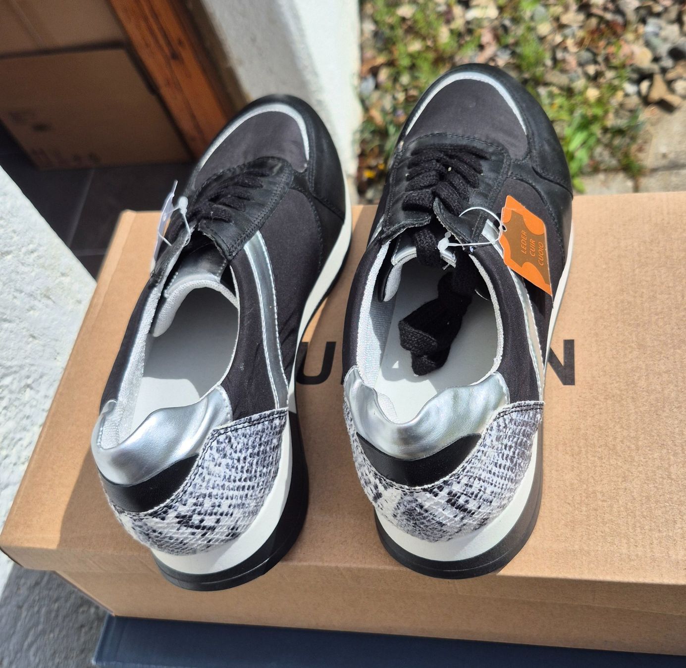 Chaussures femmes: Leder-Sneaker – Neuf (Voir description) à Wislikofen par Ana.Gomes 1