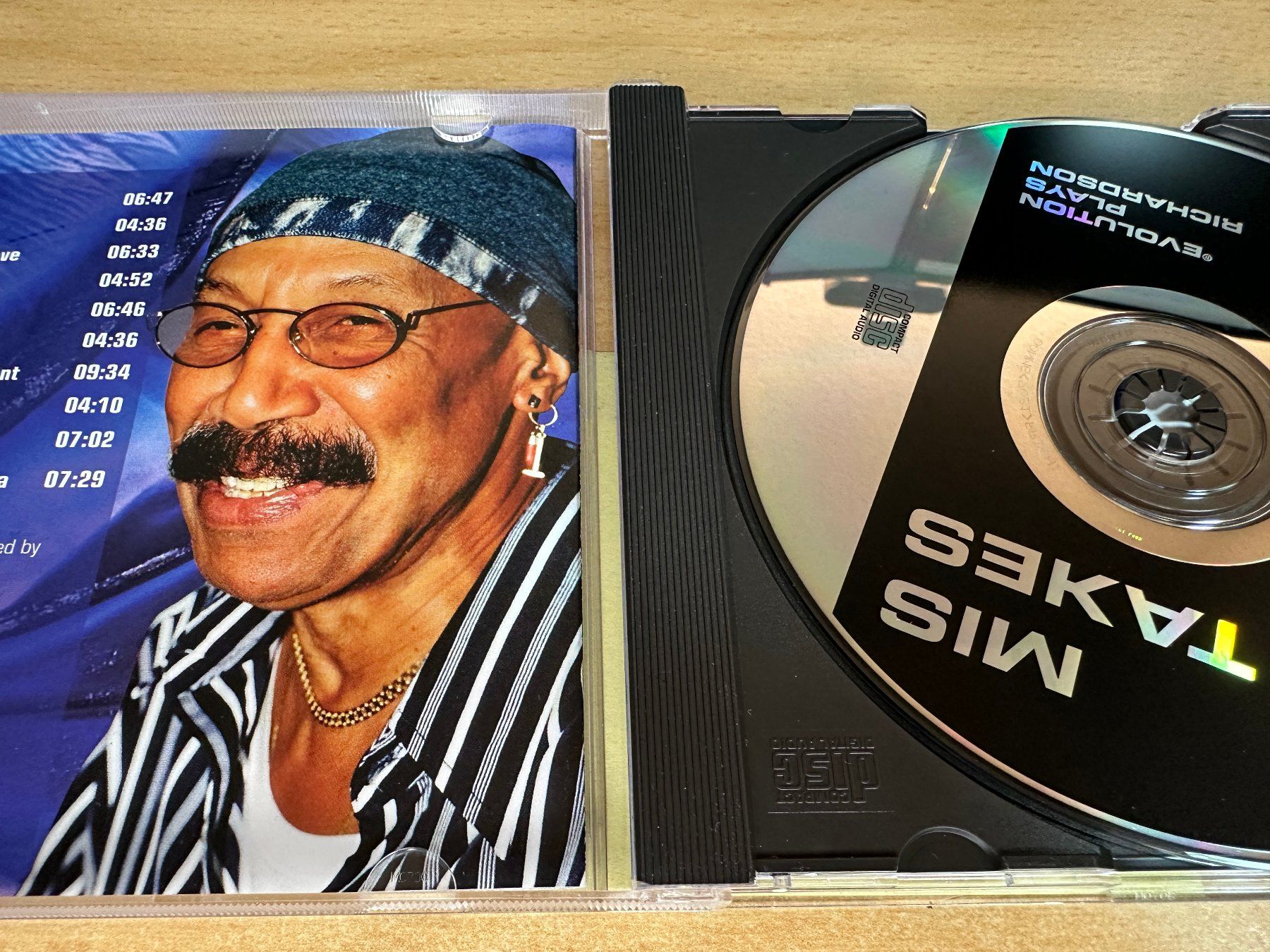 CD: Y3 Evolution - Evolution Plays Richardson / Mis Takes – Usato da Rikon im Tösstal venduto da Alpenmutz 2