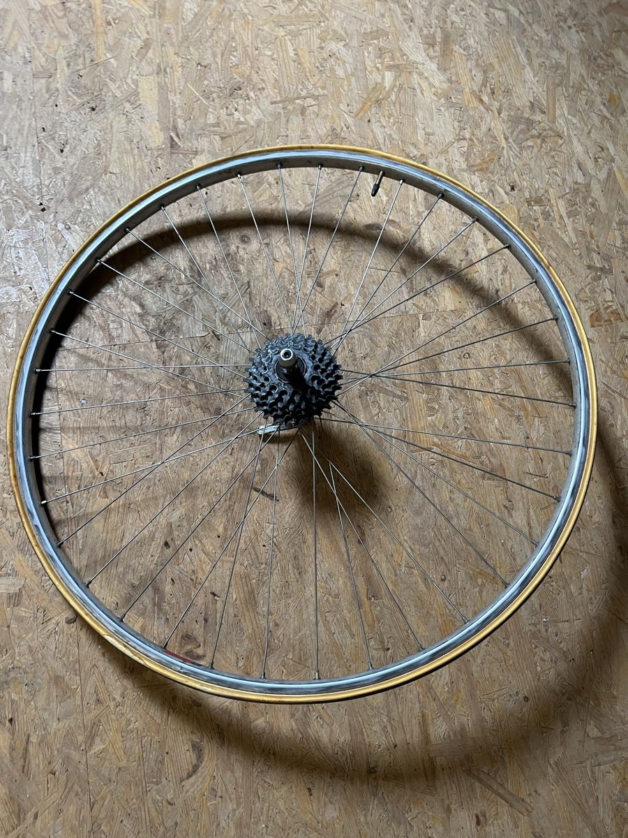 Shimano Pezzi di ricambio: Rennrad Felge Retro – Usato da Binningen venduto da Giusi.