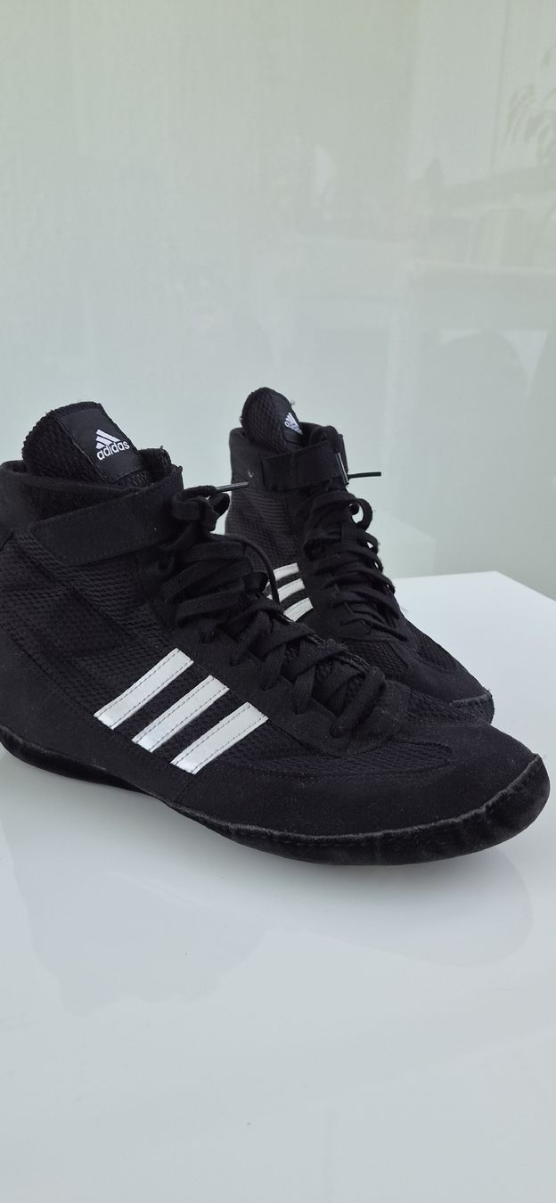 Adidas Scarpe da uomo: Adidas Ringen Schuhe Schwarz Grösse 41.5  – Usato da Rapperswil SG venduto da lemiii 1