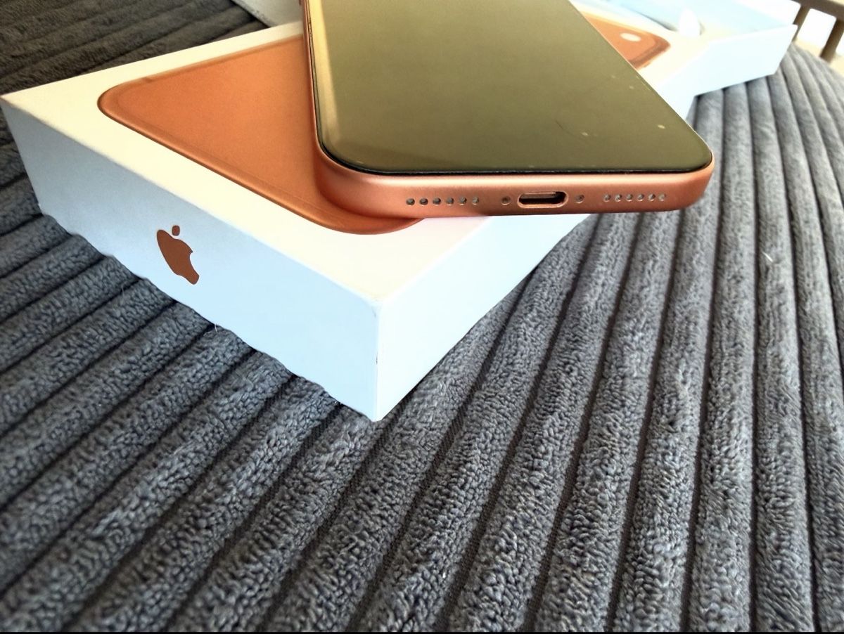 Apple Telefoni cellulari / Smartphones: iPhone 17 Pro Max 256 GB - Orange – Nuovo (secondo la descrizione) da Busswil BE venduto da FLURIBOY1 1