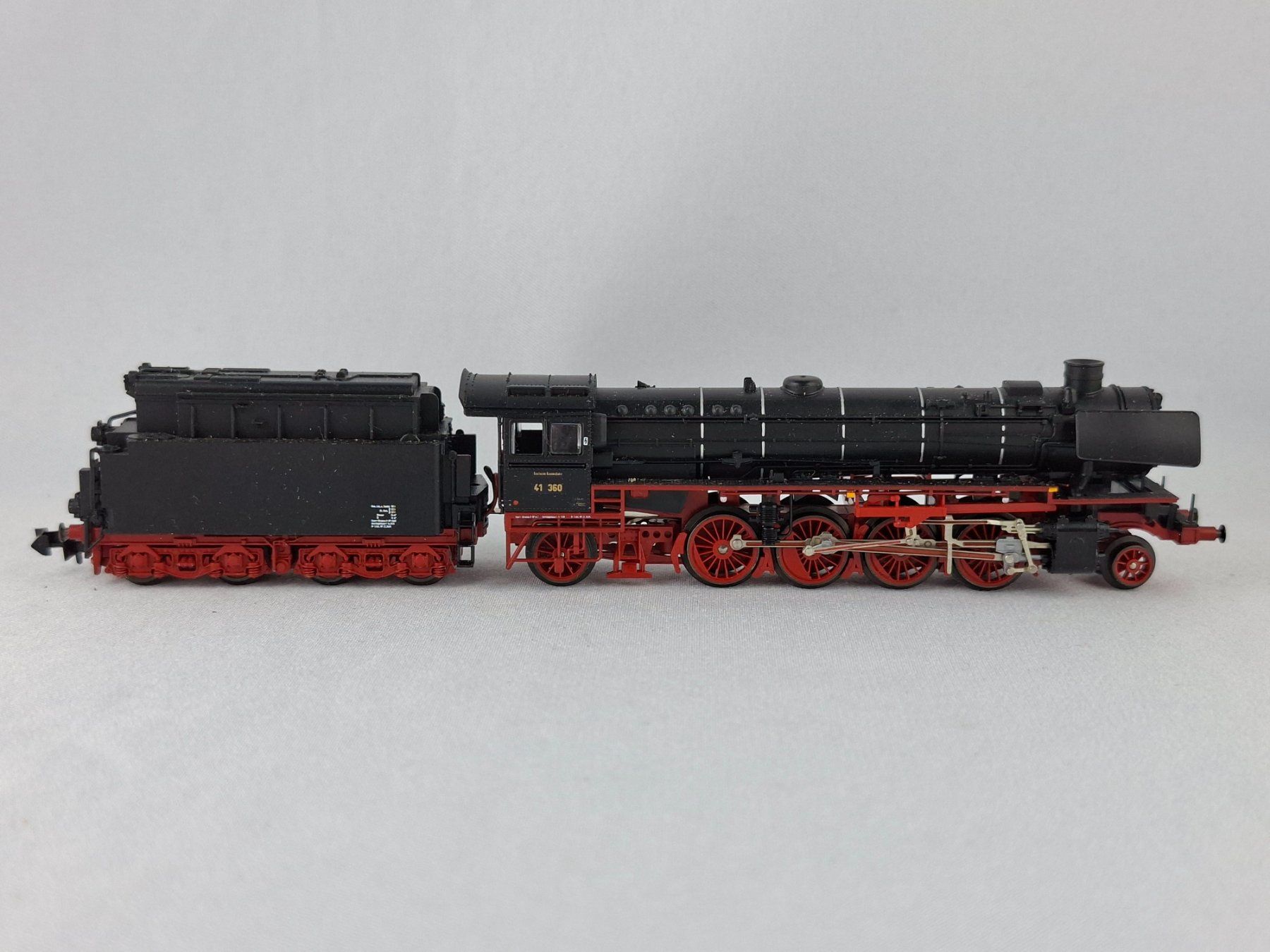 Modellini di ferrovie: Minitrix 12838 DB Dampflok mit Witteblechen BR 41 (DHL) – Usato da Birr venduto da waruco