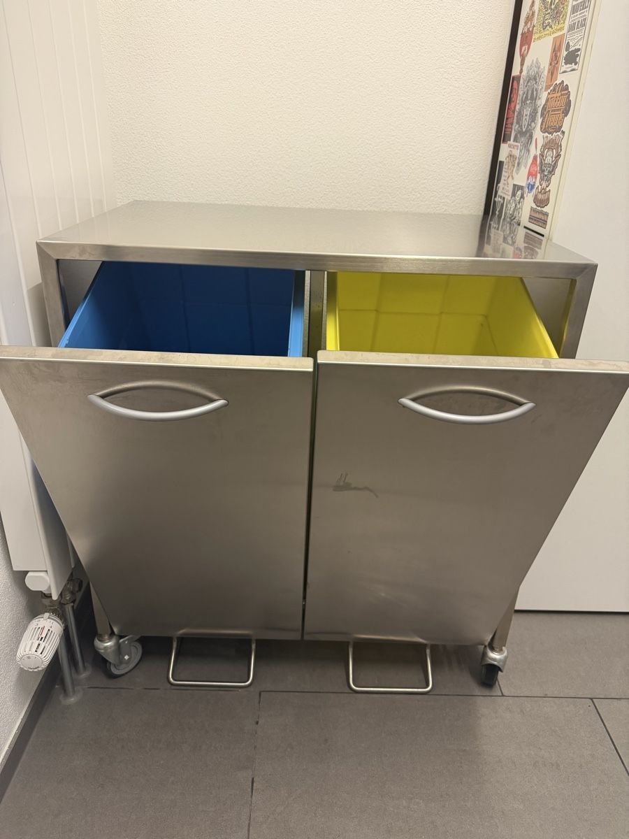 Cestini per rifiuti: MAKK Edelstahl Recyclingstation / Abfallsystem mit 2 Behälte – Usato da Bülach venduto da FrauLore 1