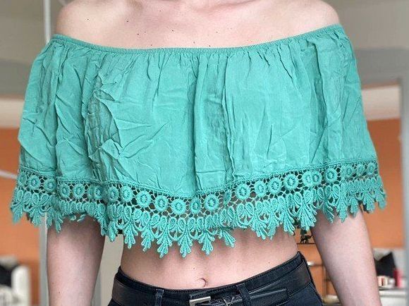 Tops: Schulterfreies Top – Neu (gemäss Beschreibung) aus St Gallen von Giidi