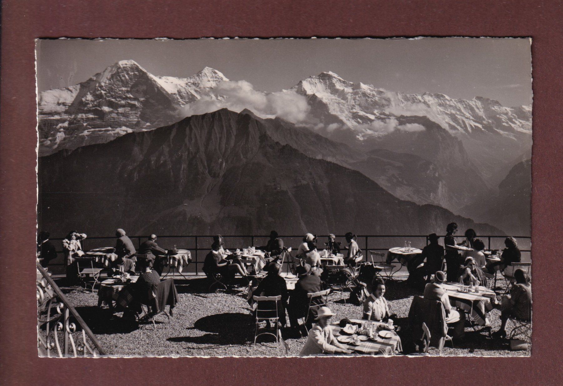 Ansichtskarten: SCHYNIGE PLATTE - Terrasse – Gebraucht aus Pully von nicecards-shop