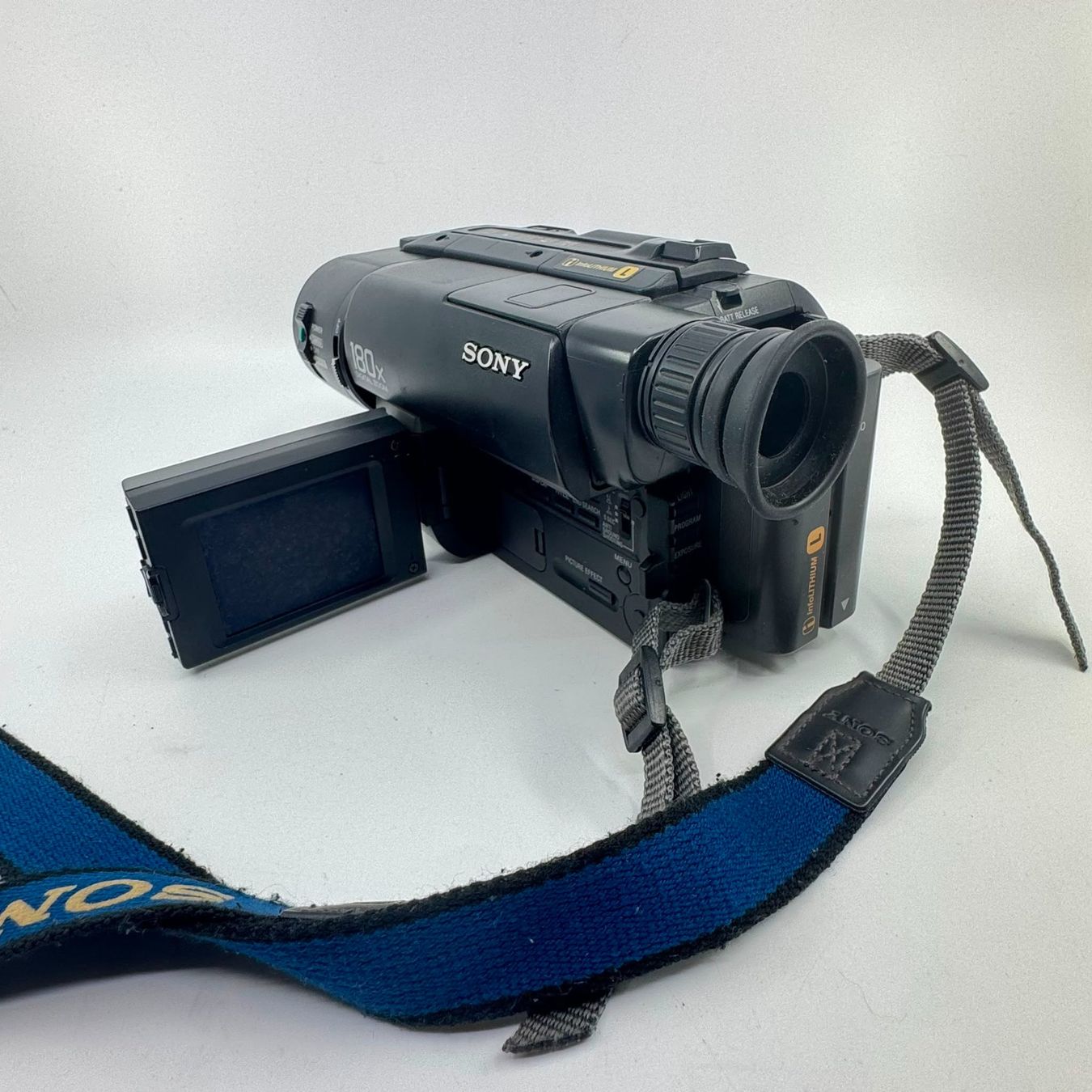 Sony Caméscopes: Sony Handycam Vision CCD-TRV16 Kamera – D'occasion à Herisau par Seyashop1 6