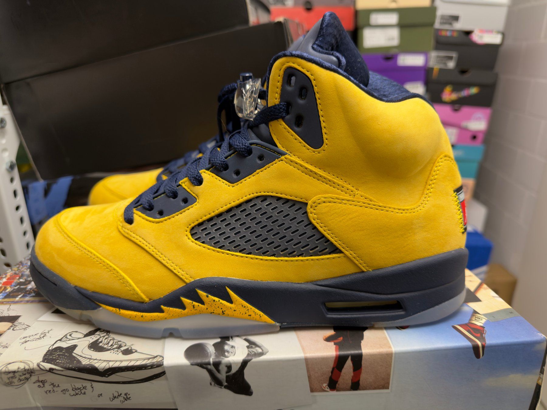 Jordan Scarpe da uomo: Jordan 5 Retro Michigan - 45.5 – Nuovo e nell'imballaggio originale da Niederweningen venduto da MrOmbre