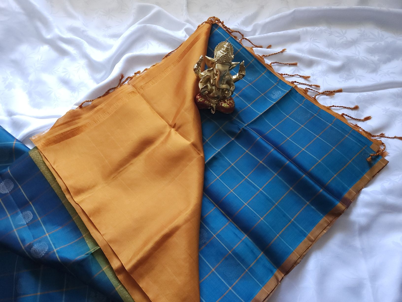 Robes: Pure soft silk saree blue and orange NEW – Neuf avec emballage d'origine à Les Acacias par minnie6 2