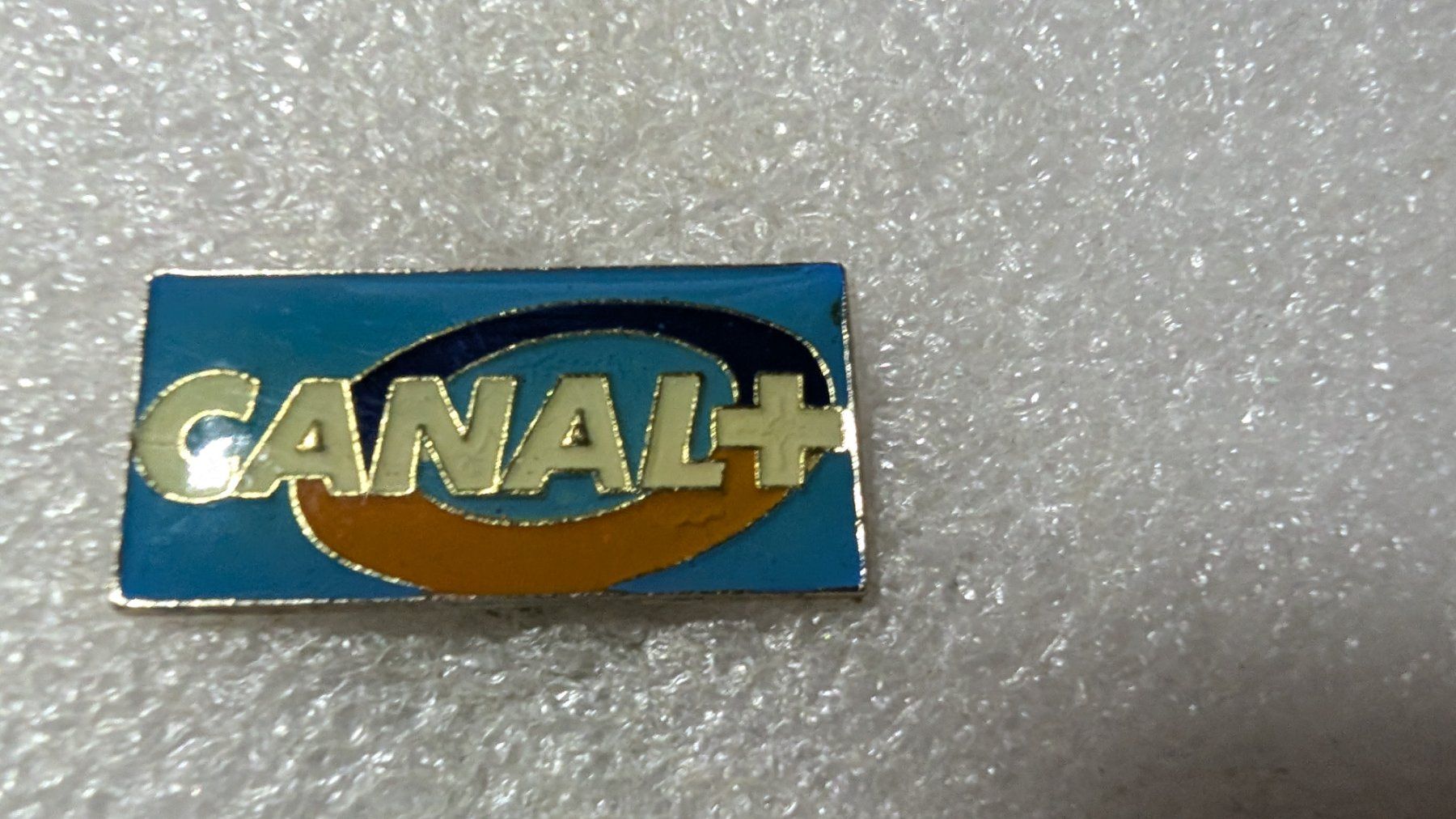 Placchette & Badge: Ansteckpin 207: Canal + – Usato da Oppligen venduto da Pin-Fall-Shop