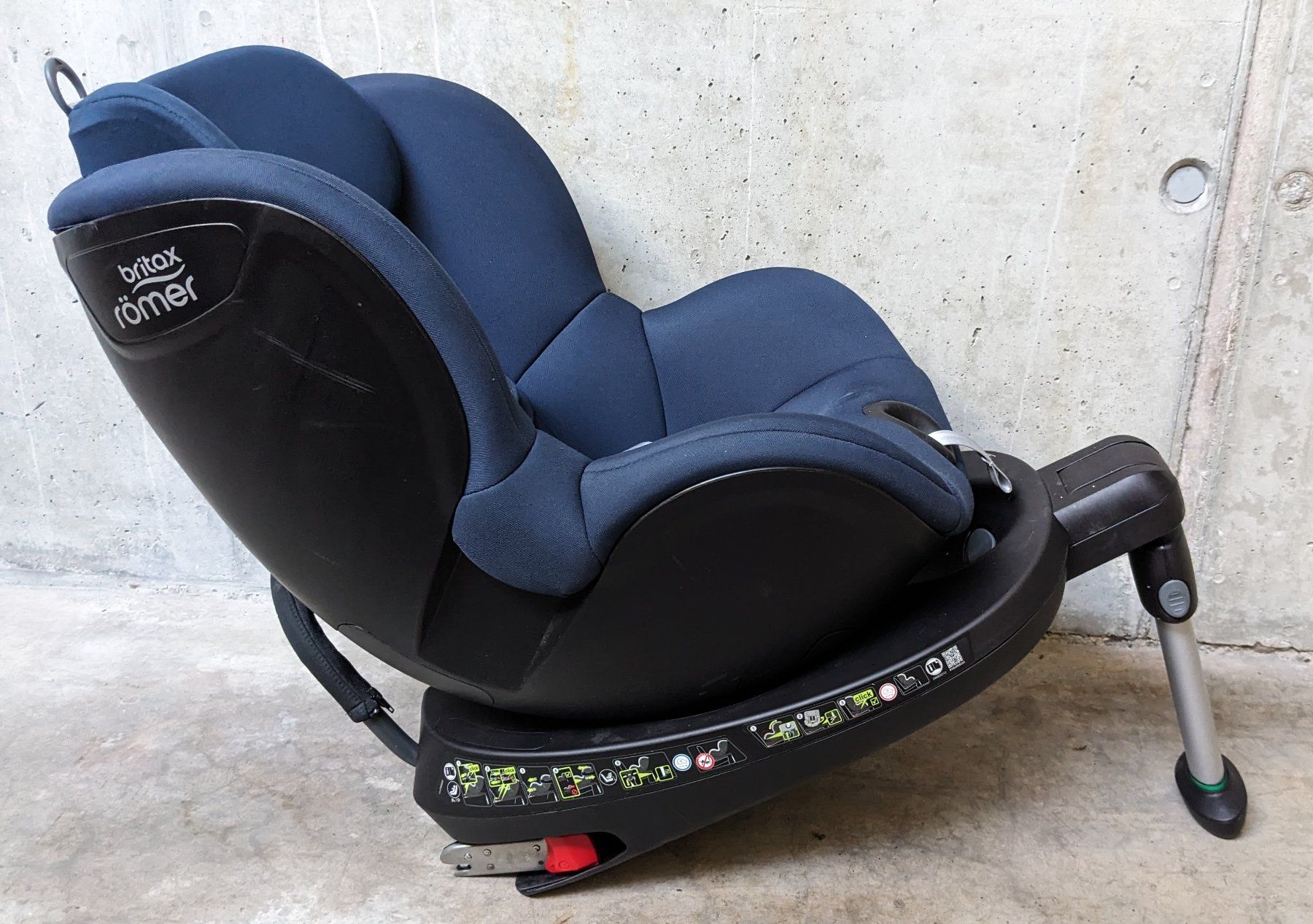 Britax Römer Sièges auto: Kindersitz Britax Römer Dualfix2 R – D'occasion à Zürich par ginsaly 1