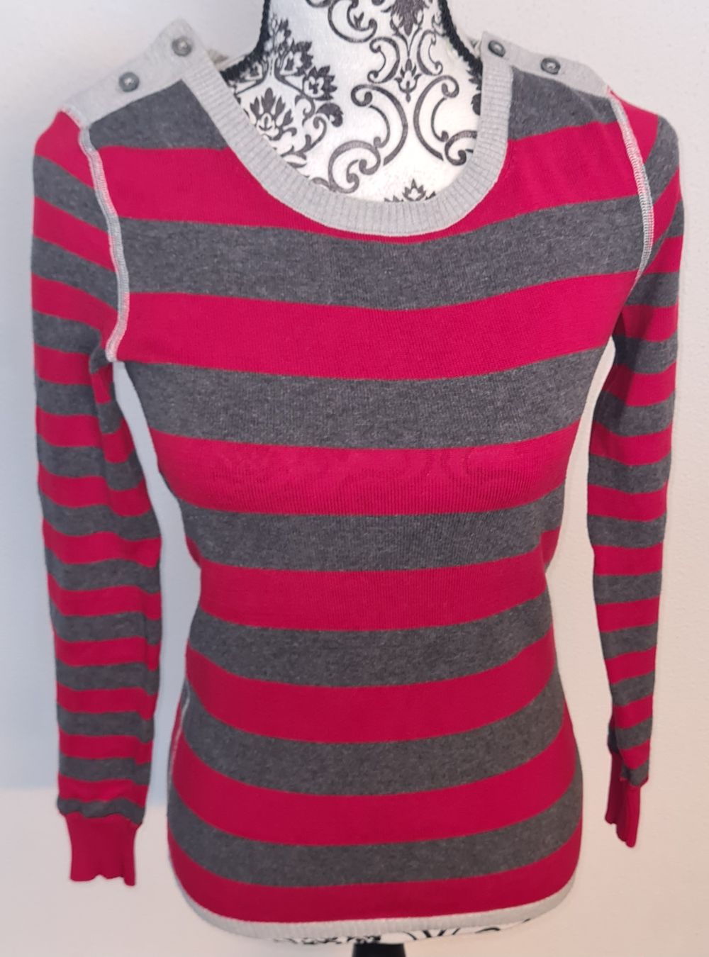 Tommy Hilfiger Maglioni & Felpe: Tommy Hilfiger damen Pullover gr.Xs – Usato da Nebikon venduto da Draga25
