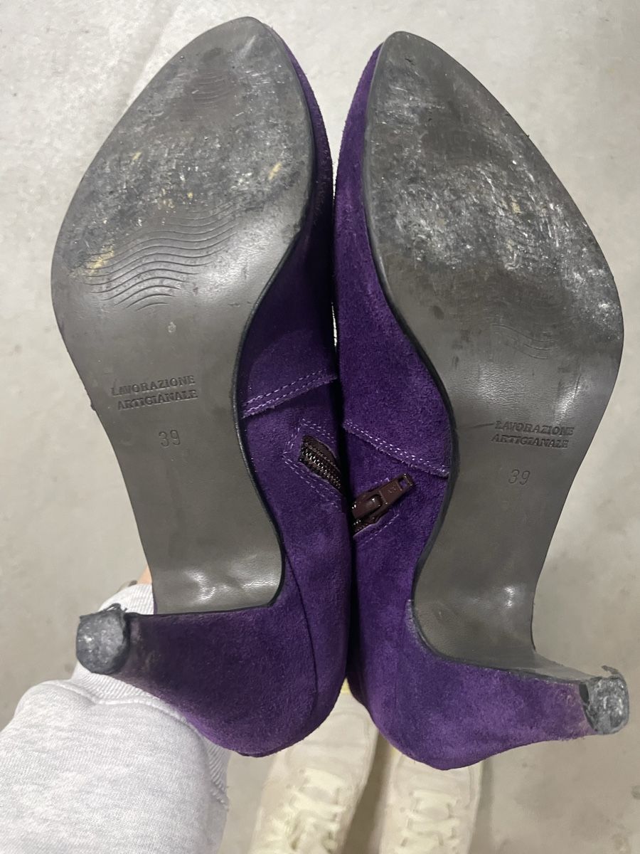 Damenschuhe: Purple Suede Boots, Eye-Catching Design, Size 39 – Gebraucht aus Cham von vsgesser 4