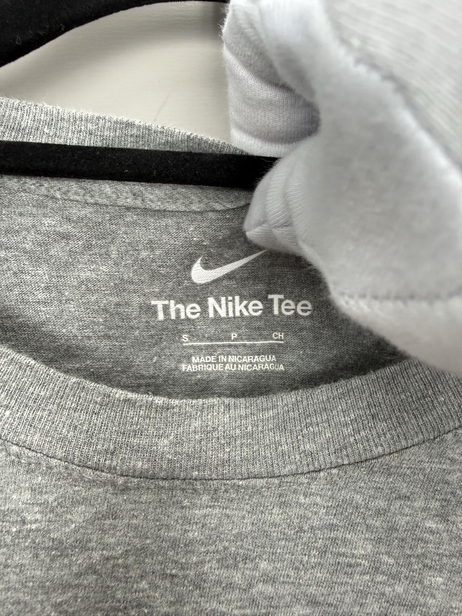 Nike T-Shirts: Nike tee – Gebraucht aus Lausanne von Unehistoiredesapes 2