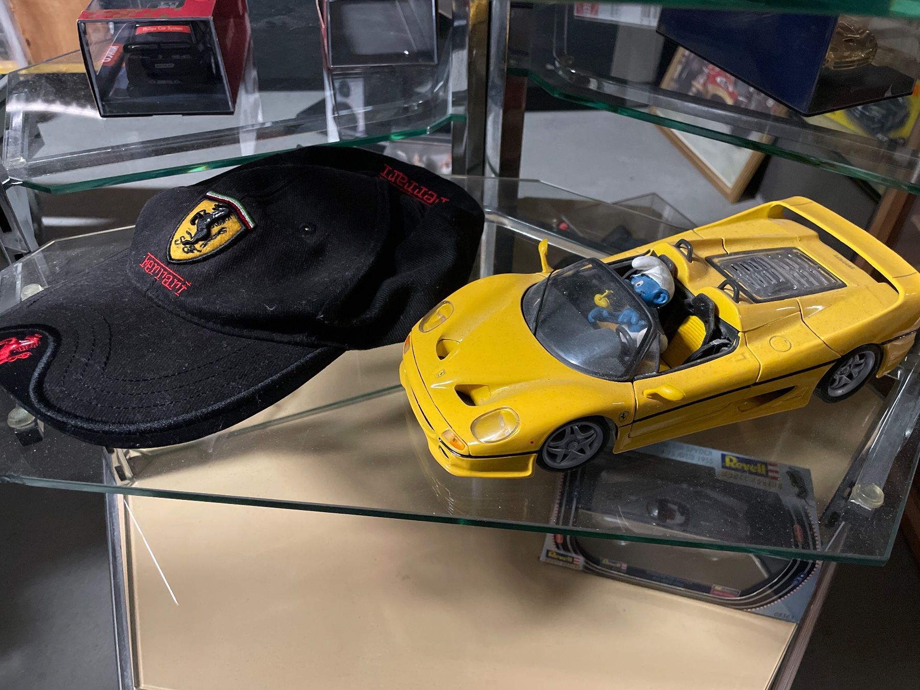 Modellini d'auto: Ausstell - Vitrine 5 Eckige – Usato da Wohlen AG venduto da NincoA-Z 5
