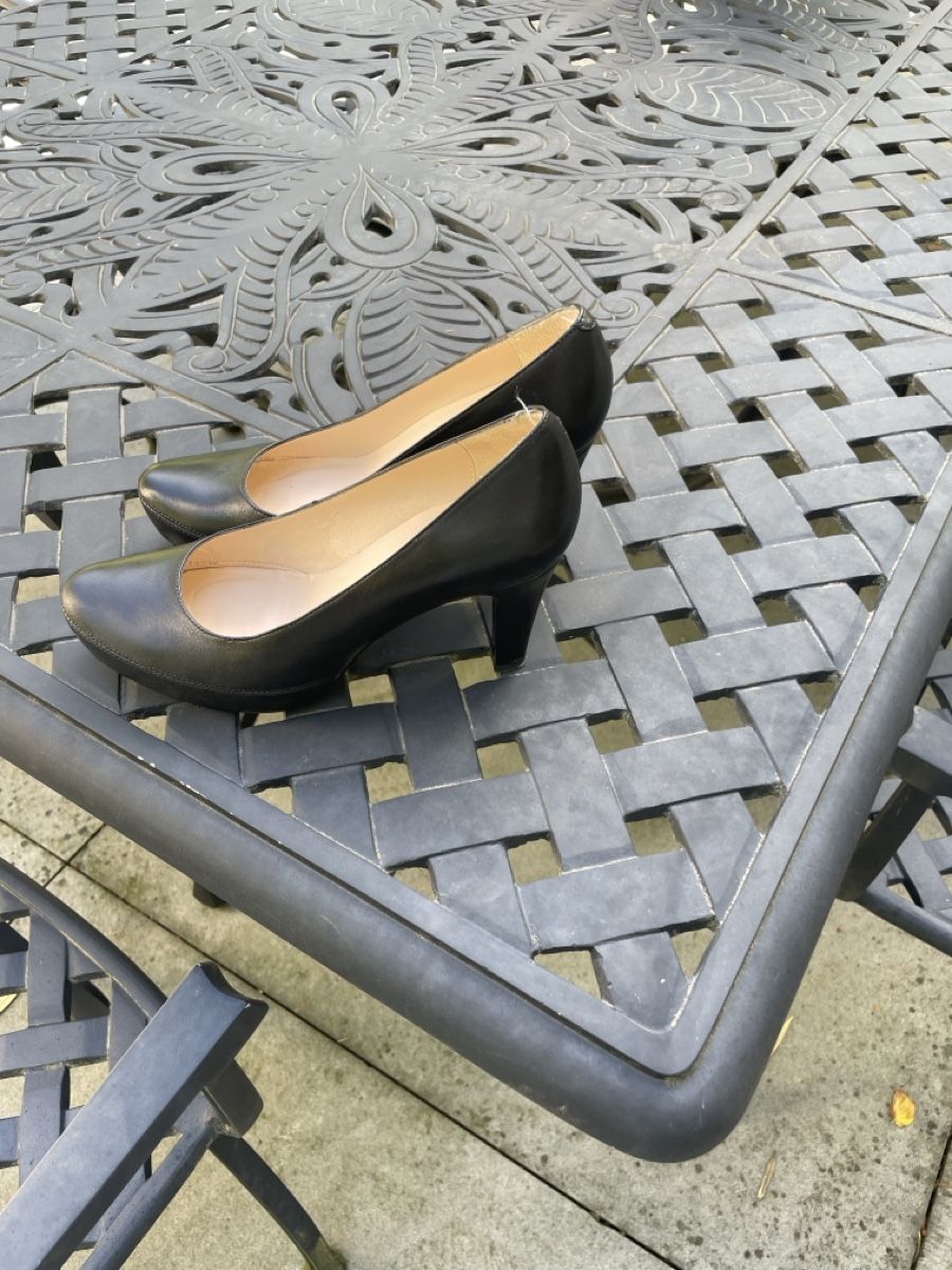 Unisa Damenschuhe: Unisa Pumps schwarz gr 39 – Gebraucht aus Zürich von eddiekaterblau 1