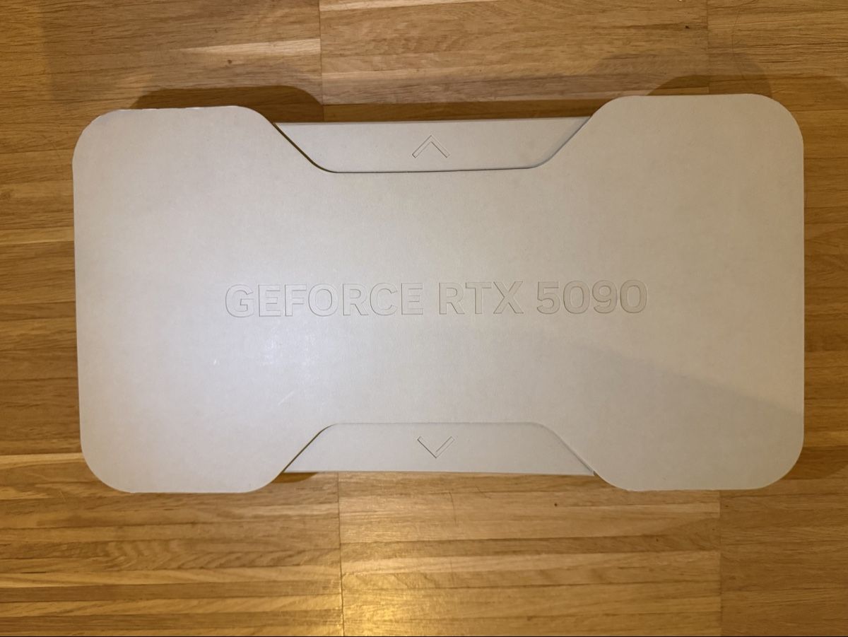 Nvidia Schede grafiche: [NEW] NVIDIA GeForce RTX 5090 Founders Edition – Nuovo (secondo la descrizione) da Zürich venduto da mir_n7lf 1