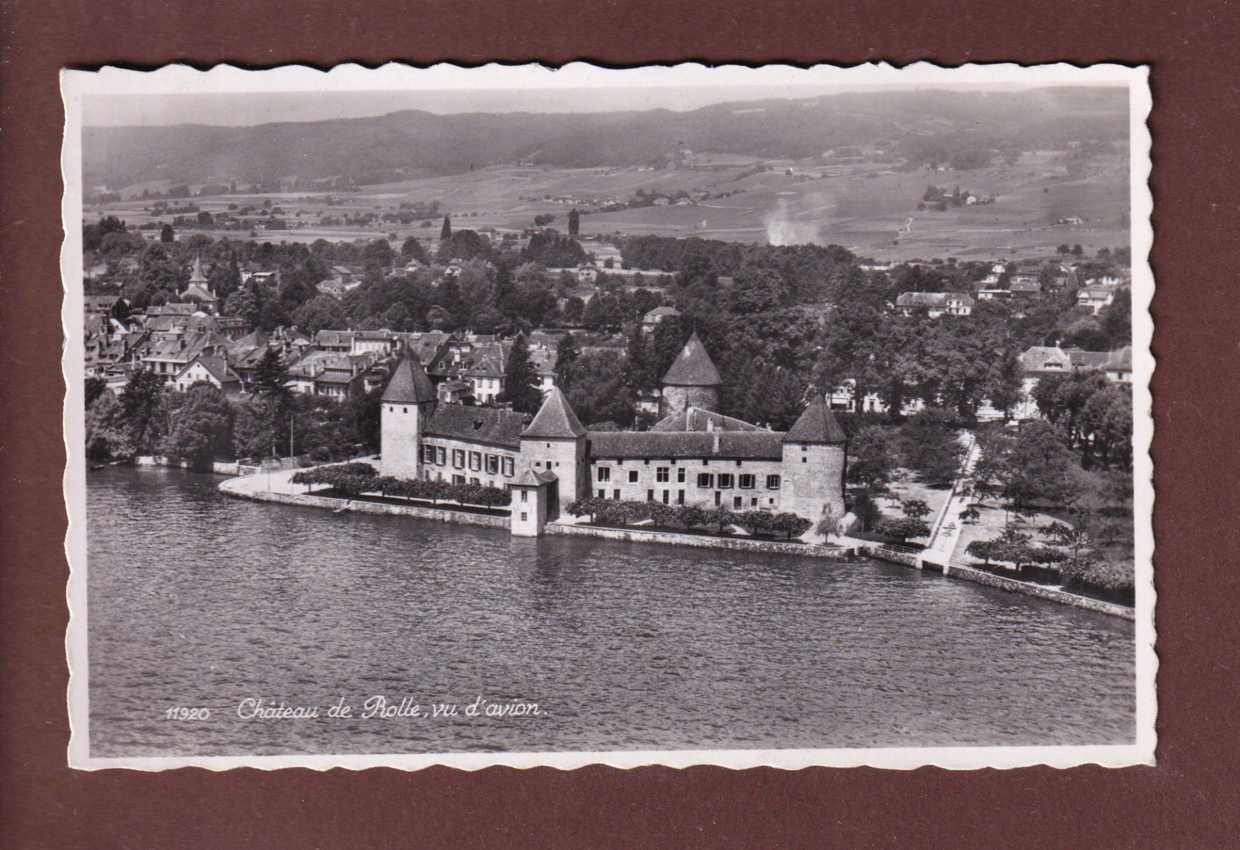 Cartoline postali: Château de ROLLE vu d'avion - 1944 – Usato da Pully venduto da nicecards