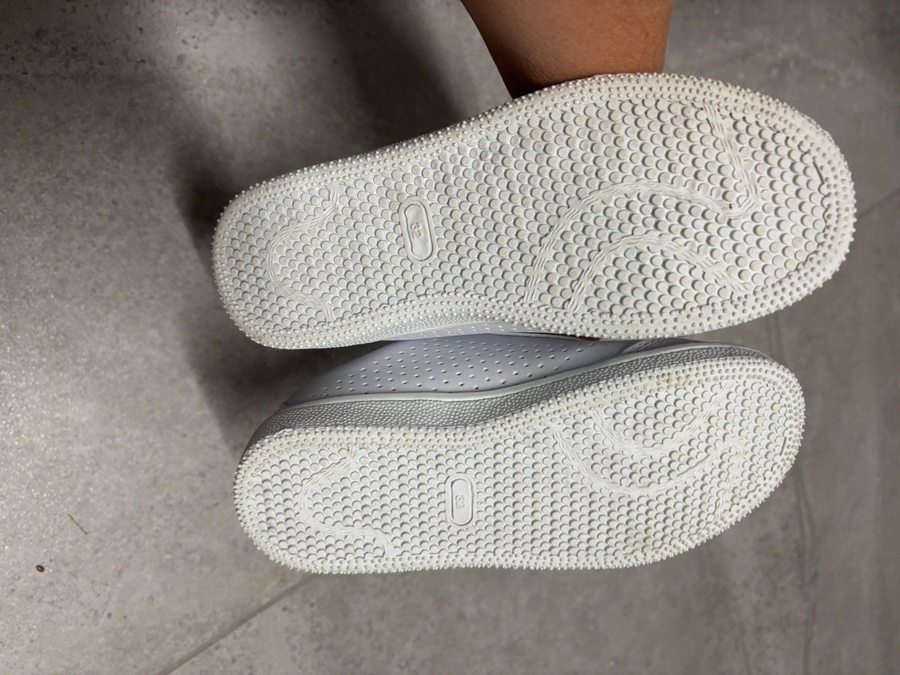 Scarpe per ragazze: Baskets blanches fille taille 32 neuf sneaker – Nuovo (secondo la descrizione) da Salvenach venduto da gwenwywar 1