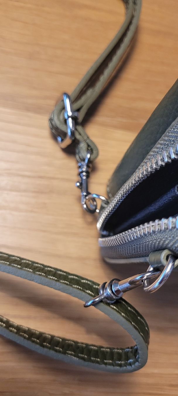 Taschen: Umhängetasche, Handytasche Echtleder olivgrün – Neu (gemäss Beschreibung) aus Oberägeri von TEACAKE 4