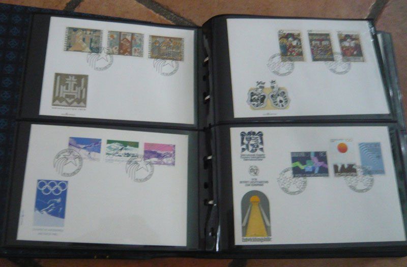 Tutti i francobolli: Album mit FL-Briefmarken und Ansichtskarten – Usato da Ruggell venduto da Dolce9 2