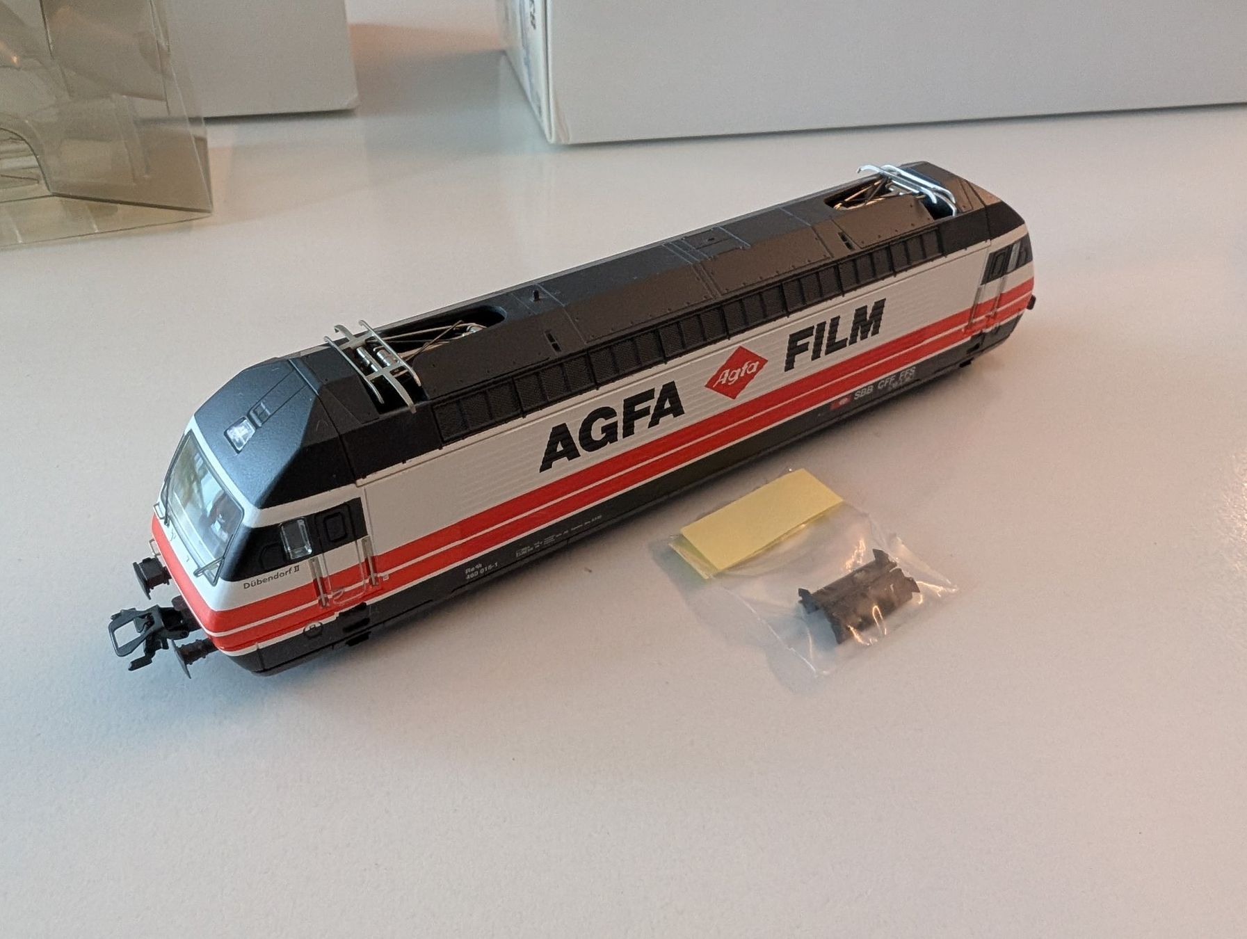 Märklin Modelleisenbahnen: Märklin SBB Re 460 AGFA Top – Gebraucht aus Ebikon von Nico151
