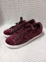 NIKE Samt Sneaker Gr.40 Bordeaux