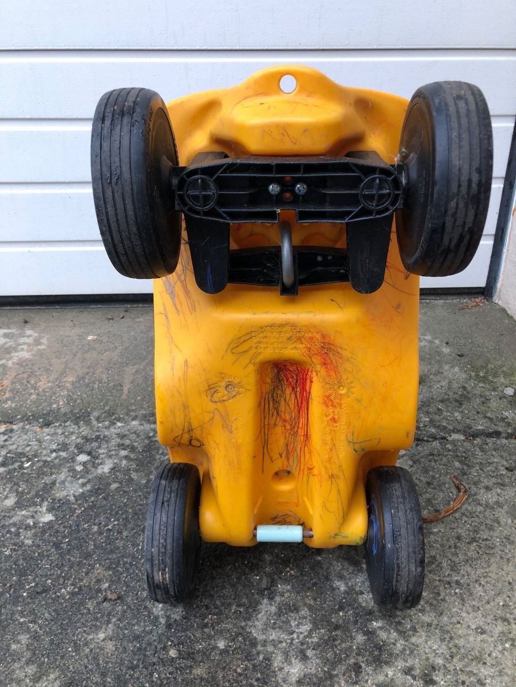 Veicoli per bambini: Kinderfahrzeug auto – Usato da Reinach AG venduto da rares75 3