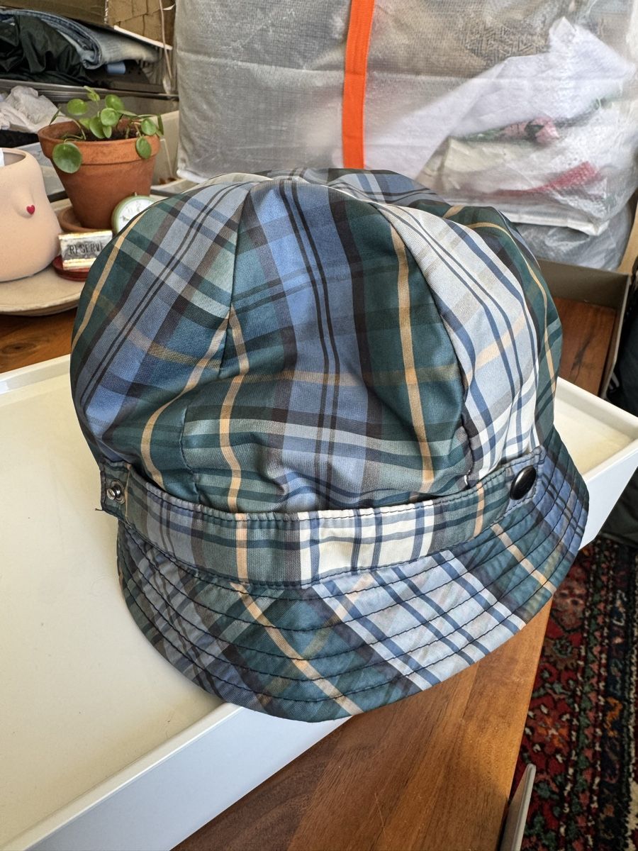 Chapeaux, bonnets & casquettes: Plaid short brimmed hat – D'occasion à Zürich par kri_zhv2 1