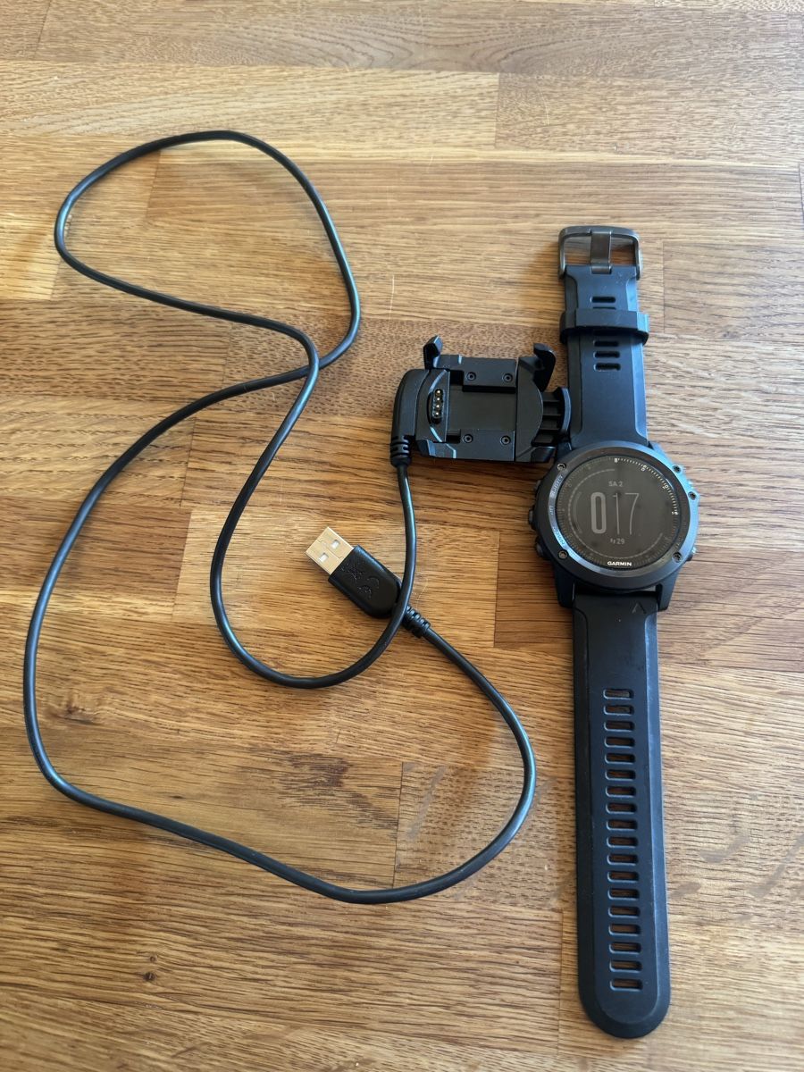 Garmin Smartwatch: Garmin Fenix 3 Sapphire – Gebraucht aus Zürich von mis_8f9c