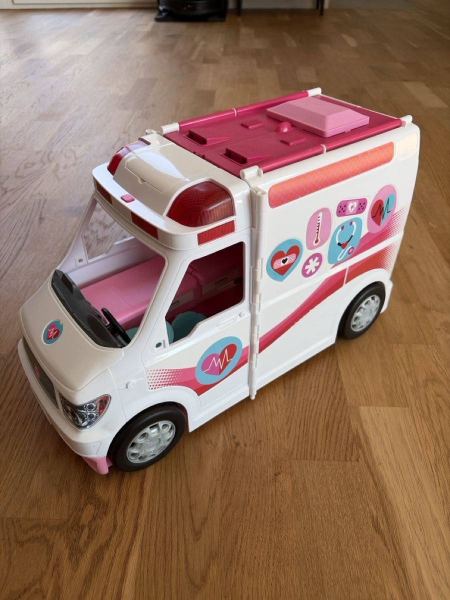 Spielzeuge: Barbie Ambulanz  – Gebraucht aus Altdorf UR von mede11