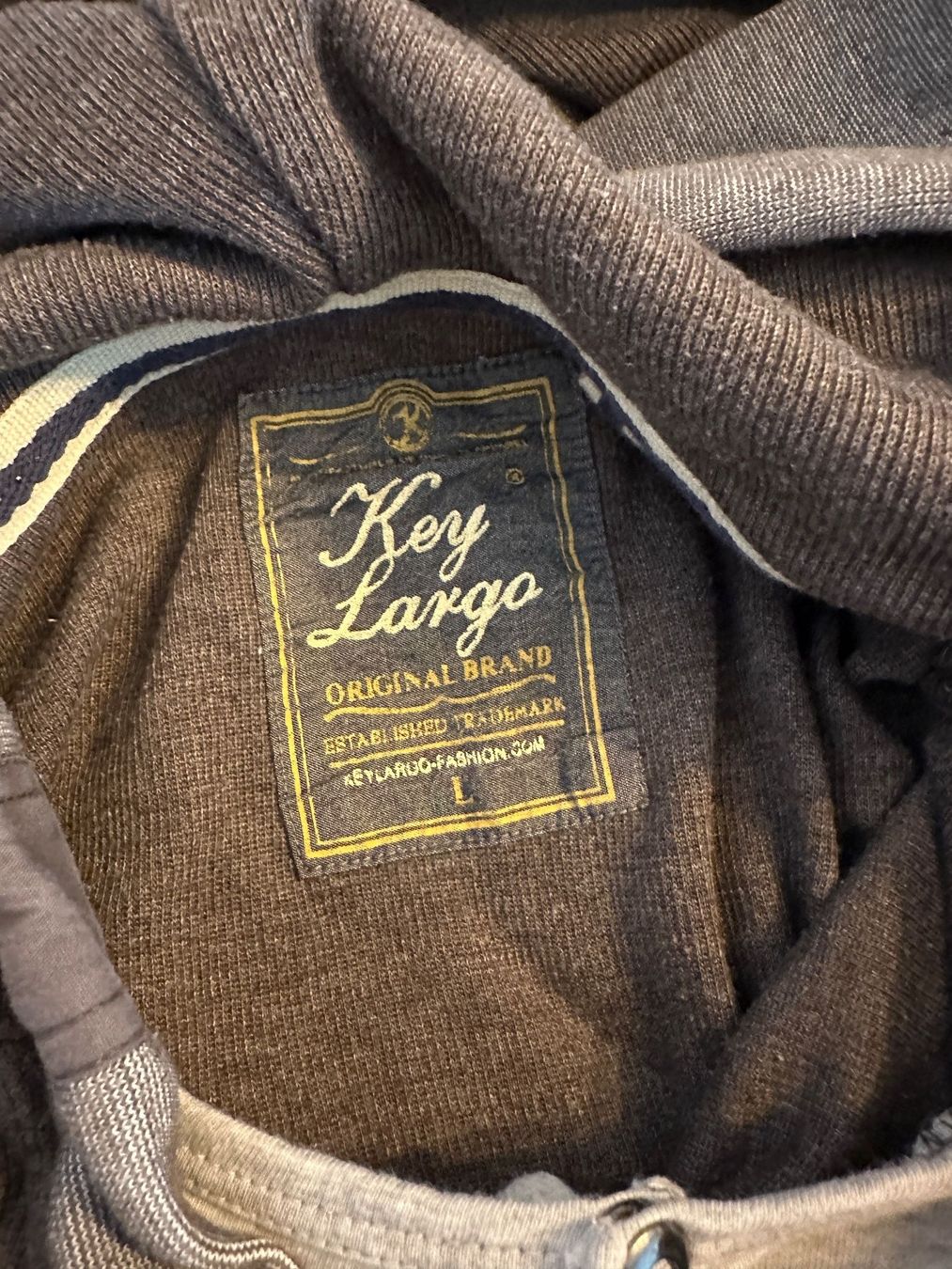 Lotti di vestiti: Kleiderpaket Hemden und Pulli - Timberland, Wrangler etc. – Usato da Schlieren venduto da muederodermatt 8