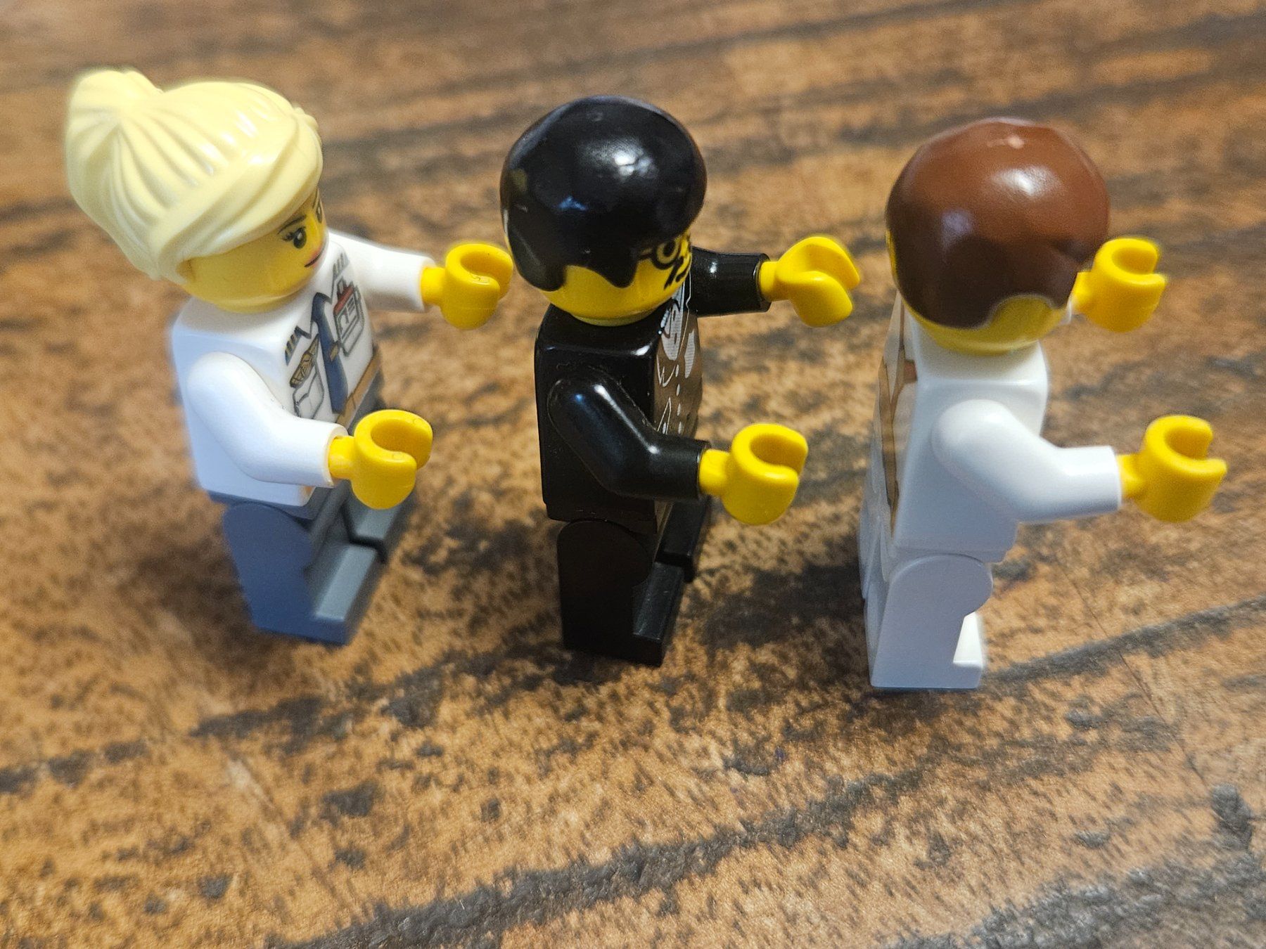 Lego Kit di costruzioni: lego lot de 3 figurines – Usato da Confignon venduto da Ecrofigs 3
