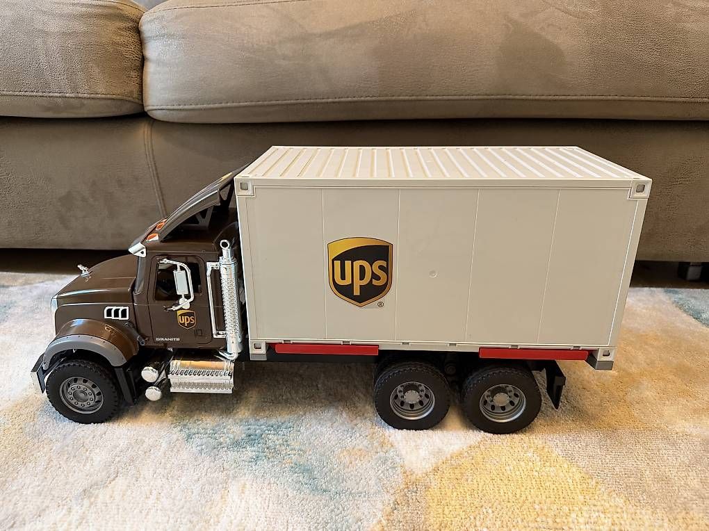 Giocattoli: Camion UPS MACK Granite Bruder  – Usato da La Rippe venduto da jpu_z5ql