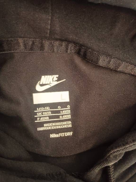 Nike Maglioni & Felpe: Leichter Hoodie von Nike – Usato da Zürich venduto da Melianea 3