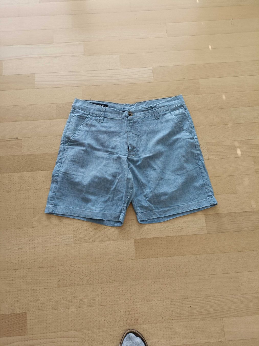 Jeans: Hell Blaue "Reell DNM" Jeans kurz – Usato da Zumikon venduto da dwl_j987 2