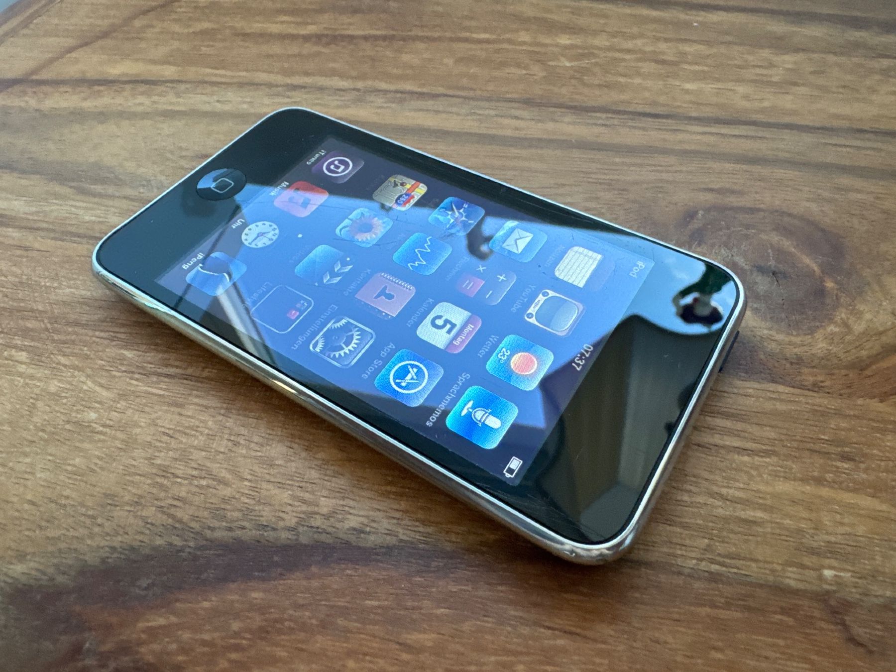 Apple Lettore multimediale portatile: iPod touch 3g 8GB – Usato da St. Gallen venduto da hae_6rmh 1